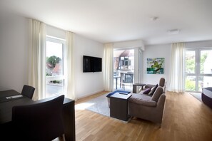 Studio - balkong | 1 sovrum, minibar, värdeförvaringsskåp på rummet och skrivbord