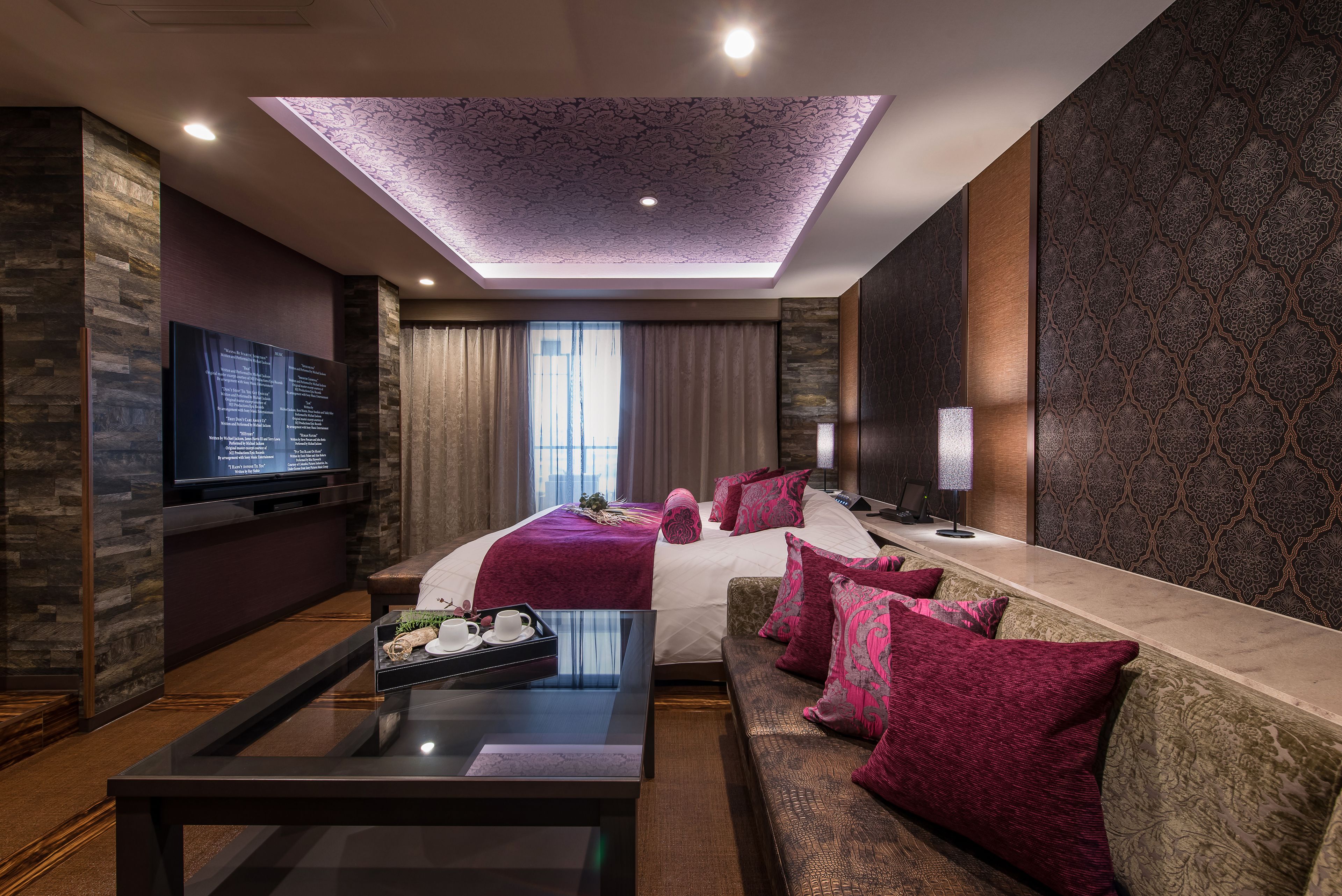 Royal Double Room, Smoking | Down duvets, desk, blackout curtains, soundproofing