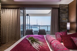 Royal Double Room, Smoking | Down duvets, desk, blackout curtains, soundproofing - Hotel C Kokura Bay (Kitakyushu)