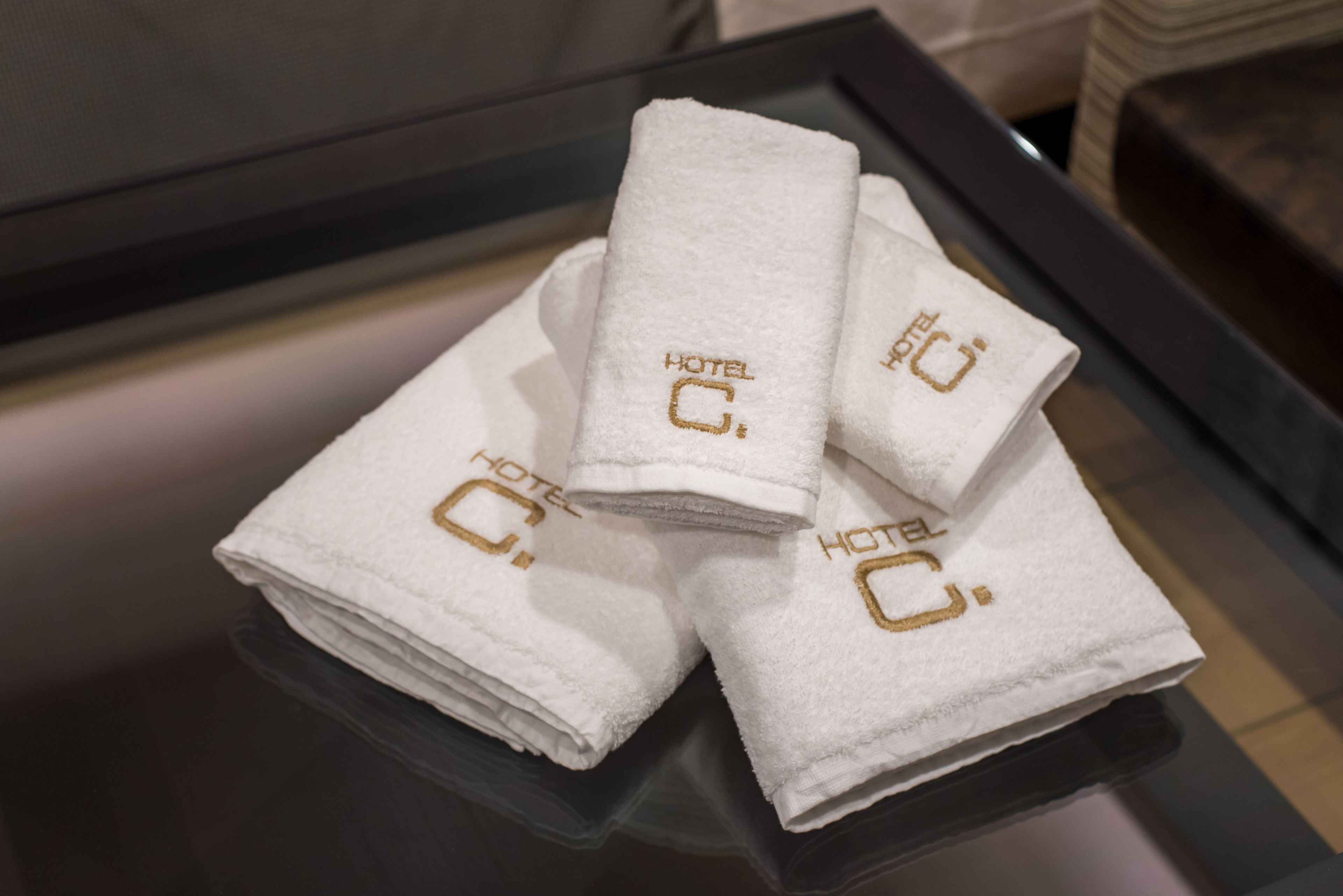 separate bathtub and shower, jetted bath, free toiletries, hair dryer