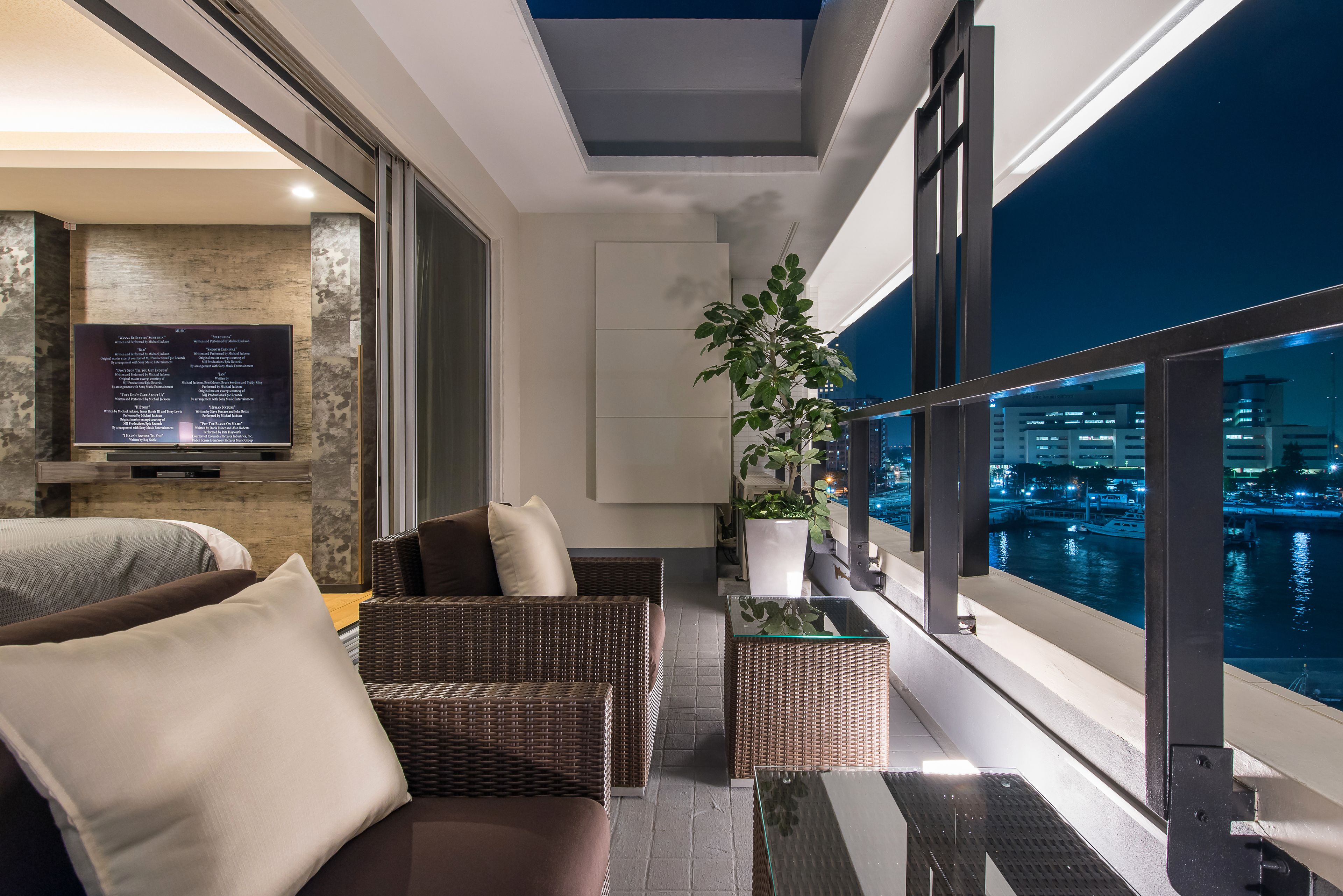 suite room, smoking | terrace/patio