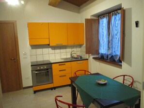 Apartment, 2 Schlafzimmer | Eigene Küche | Kühlschrank