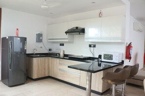 電冰箱、微波爐、爐台、咖啡機/沖茶器