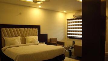 Deluxe Double Room, 1 Double Bed, Private Bathroom