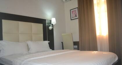 Mac Dove Lounge & Suites ltd