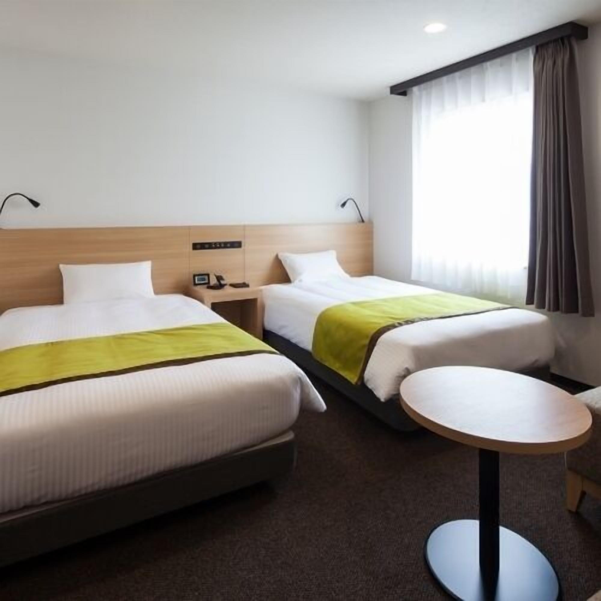 Escritorio, insonorización, wifi gratis y ropa de cama 