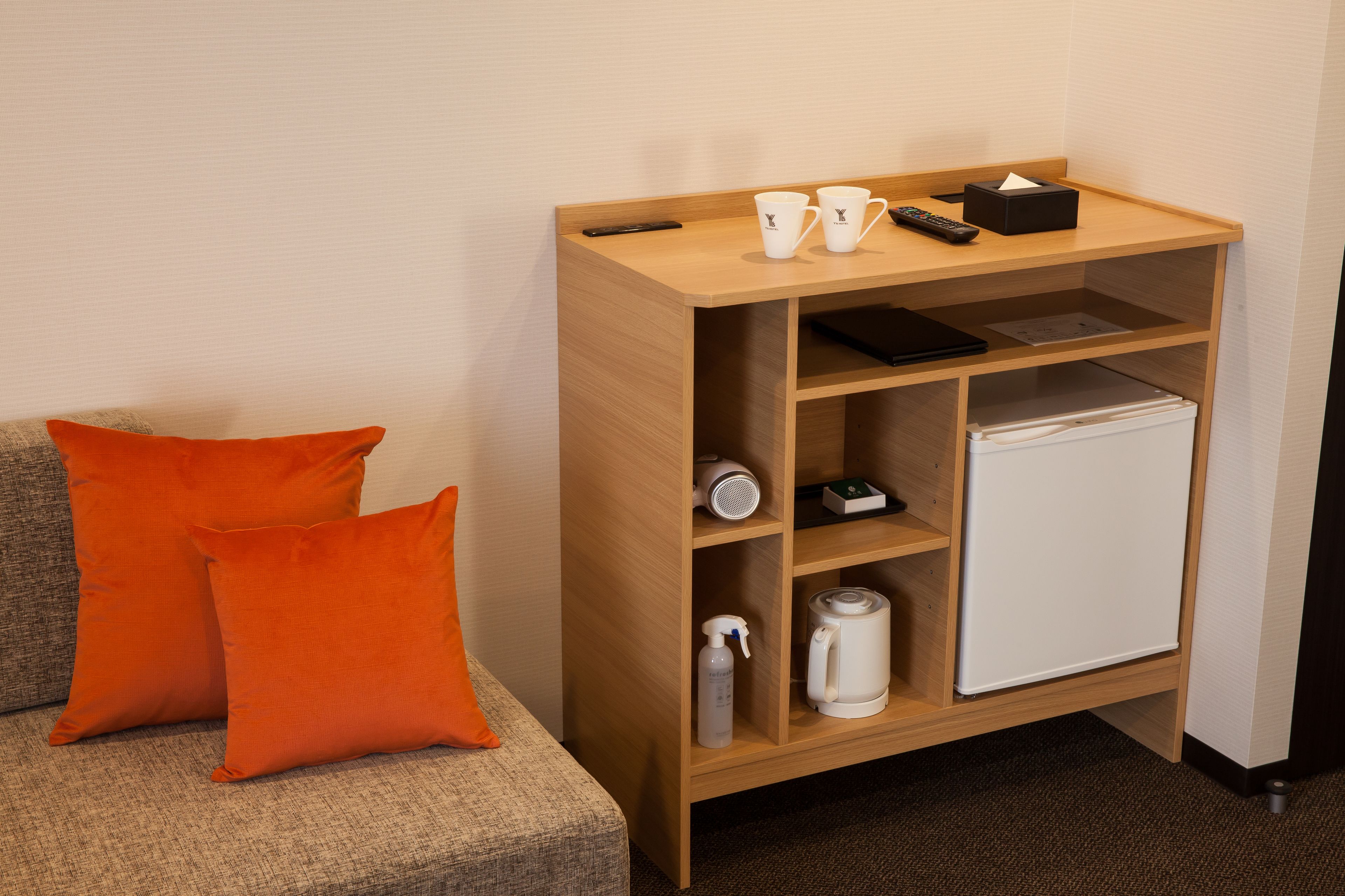 standard twin room | desk, soundproofing, free wifi, bed sheets