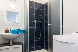 Bathtub, towels - Stunning Design Apartment (Prague)