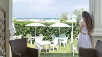 Minibar, coffres-forts dans les chambres, chambres insonorisées