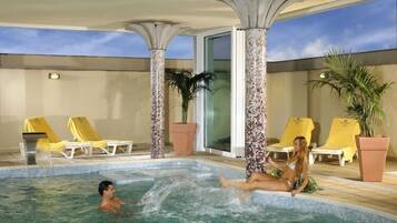 Innenpool, Liegestühle