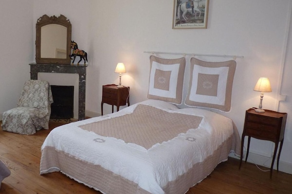 Bureau, lits bébé (en supplément), Wi-Fi gratuit, draps fournis