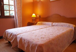 Doppel- oder Zweibettzimmer