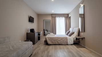Premium bedding, in-room safe, soundproofing, iron/ironing board
