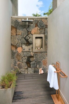 Dusche im Bad