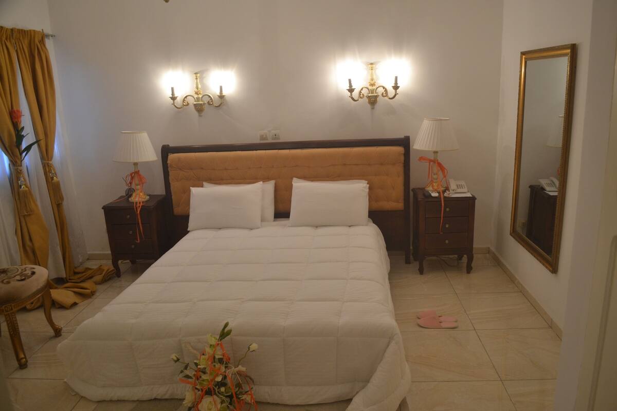 Suite Affaires, 1 chambre, non-fumeurs, vue ville | Literie de qualité supérieure, Wi-Fi gratuit