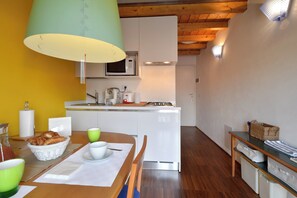 Fridge, microwave, coffee/tea maker, toaster