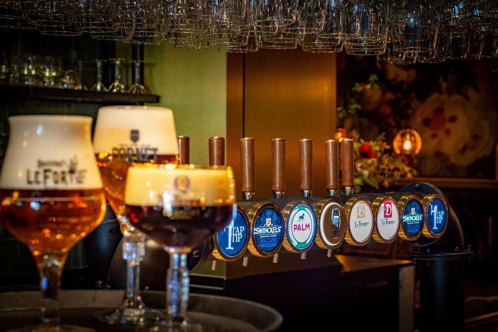 lunch and dinner served