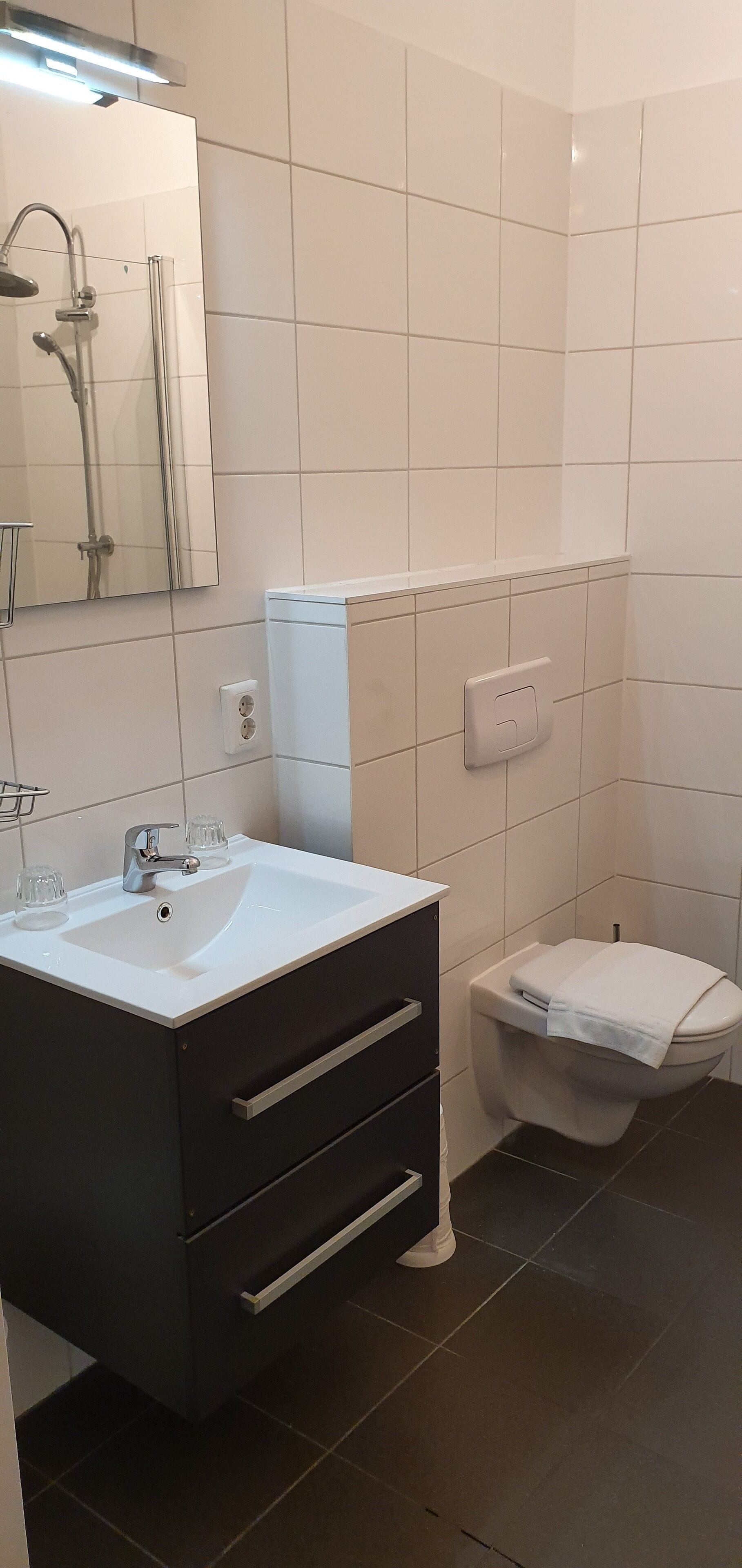 apartment | bathroom | free toiletries, hair dryer, towels