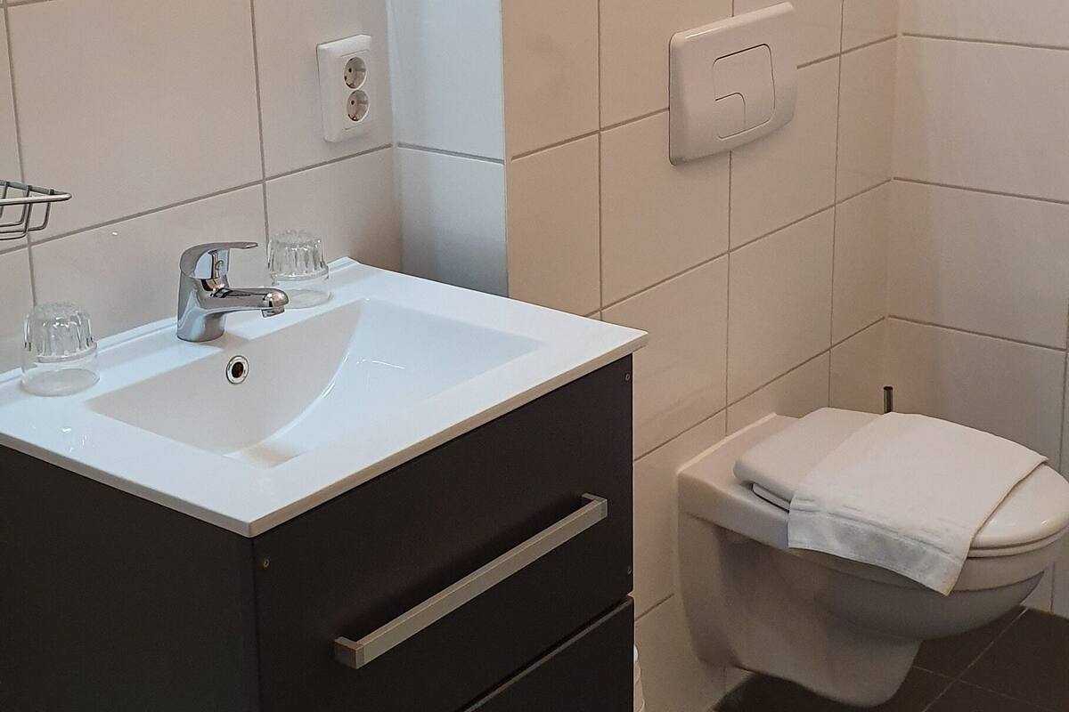 apartment | bathroom | free toiletries, hair dryer, towels