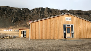 Property entrance - Havarí Hostel (Djupivogur)
