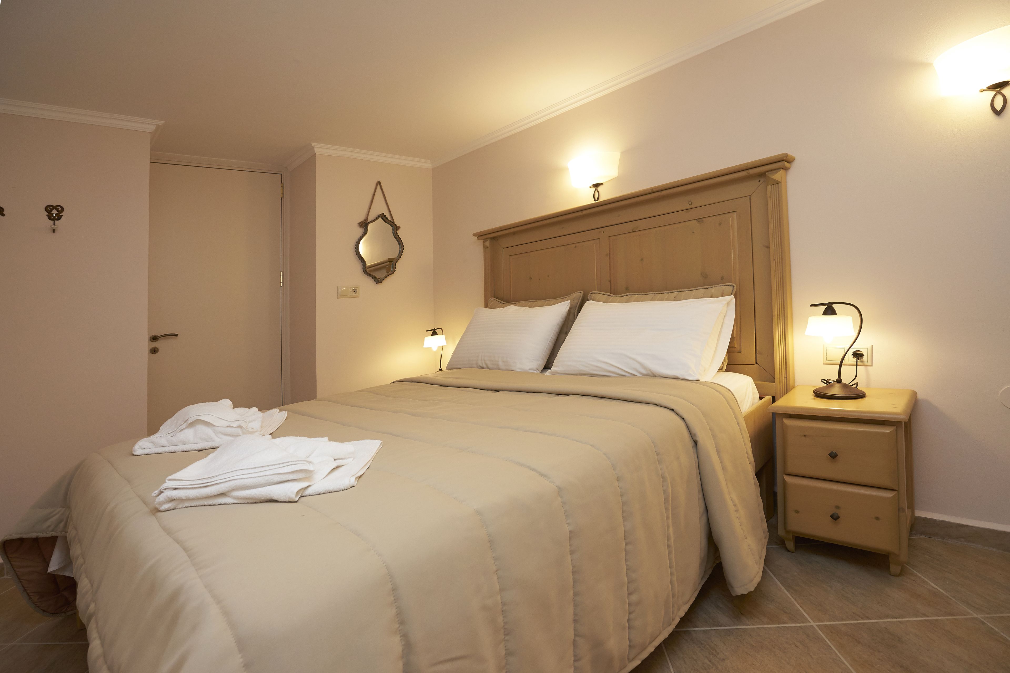 deluxe apartment, 2 bedrooms | 1 bedroom, premium bedding, in-room safe, individually decorated