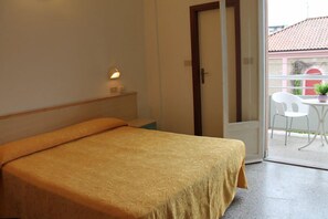 Coffres-forts dans les chambres, draps fournis