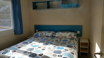 1 bedroom, premium bedding, iron/ironing board, free cribs/infant beds