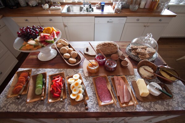 Free daily buffet breakfast - Ásar guesthouse (Akureyri)