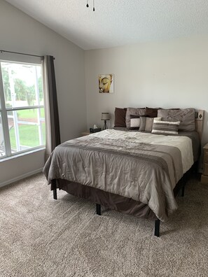 3 habitaciones, tabla de planchar con plancha, cuna de viaje y wifi