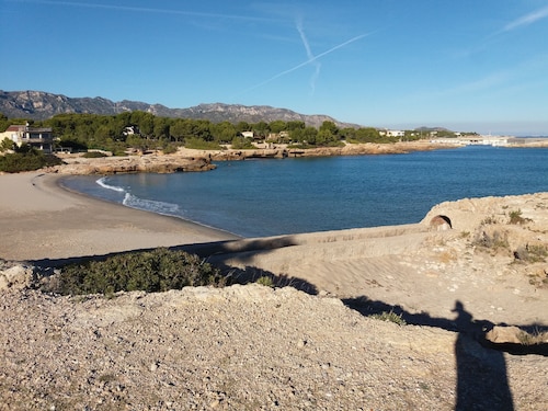 Kaunis omakotitalo, täysin kalustettu 3 makuuhuoneen oma uima-allas