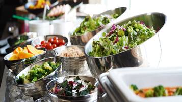 Desayuno buffet (JPY 1400 por persona)