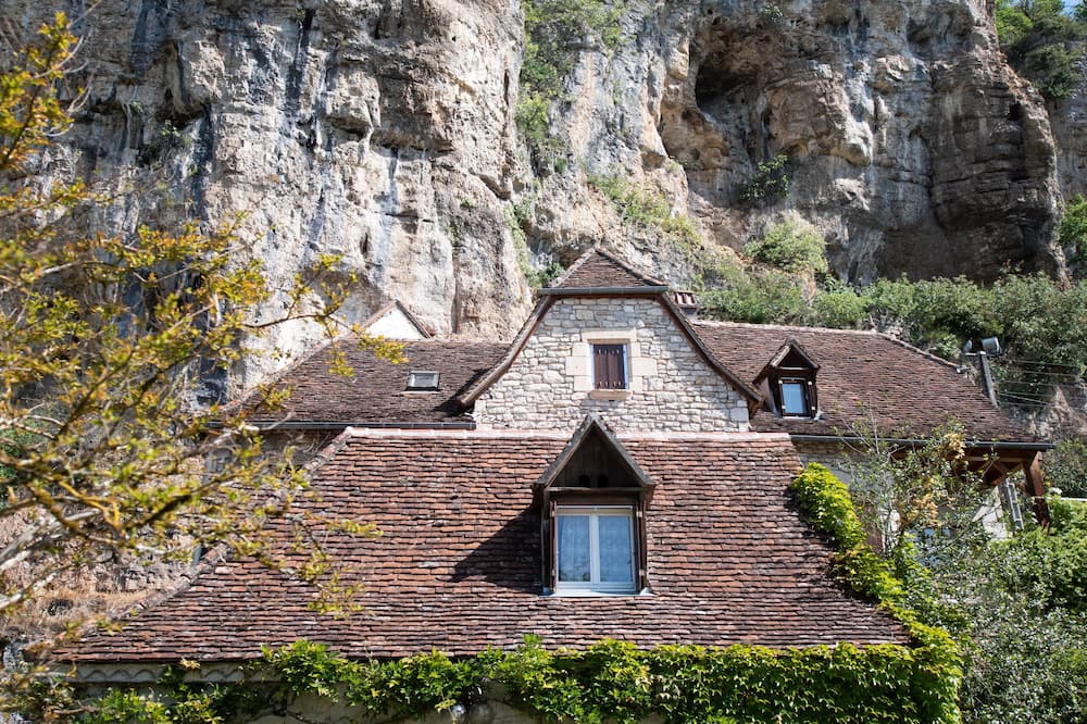 Logis Hôtel Domaine les Falaises