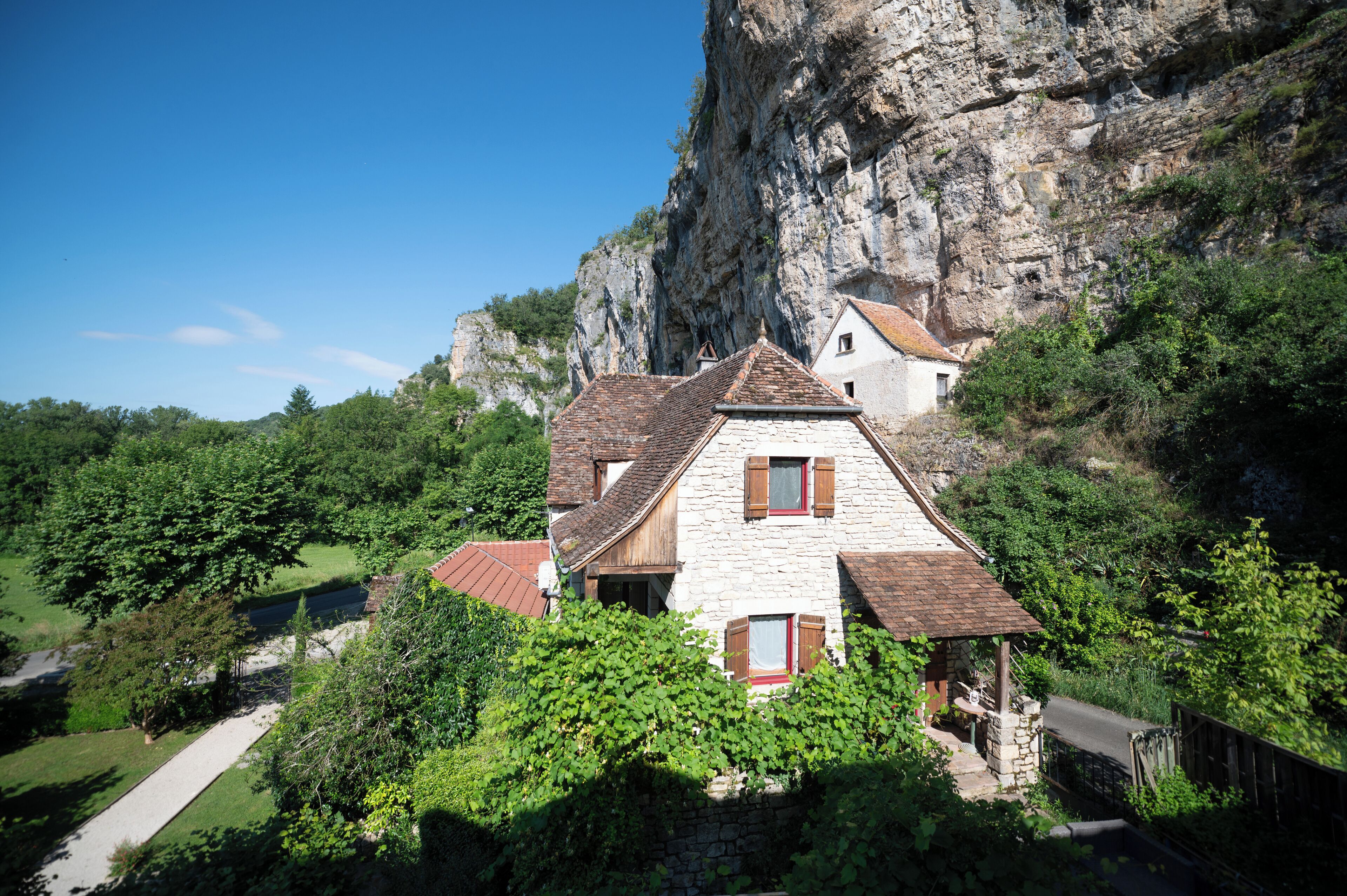basic triple room | view from room
