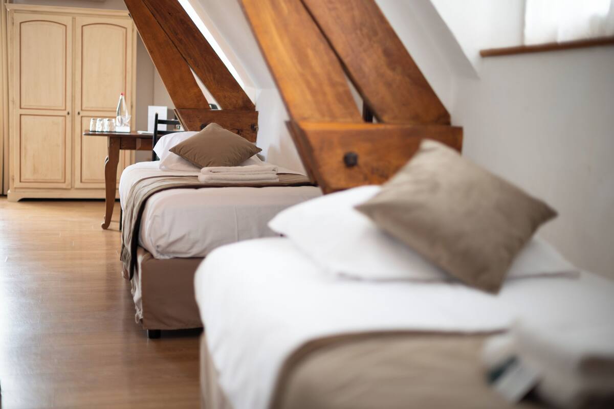 Quadruple Room | Desk, laptop workspace, blackout curtains, soundproofing