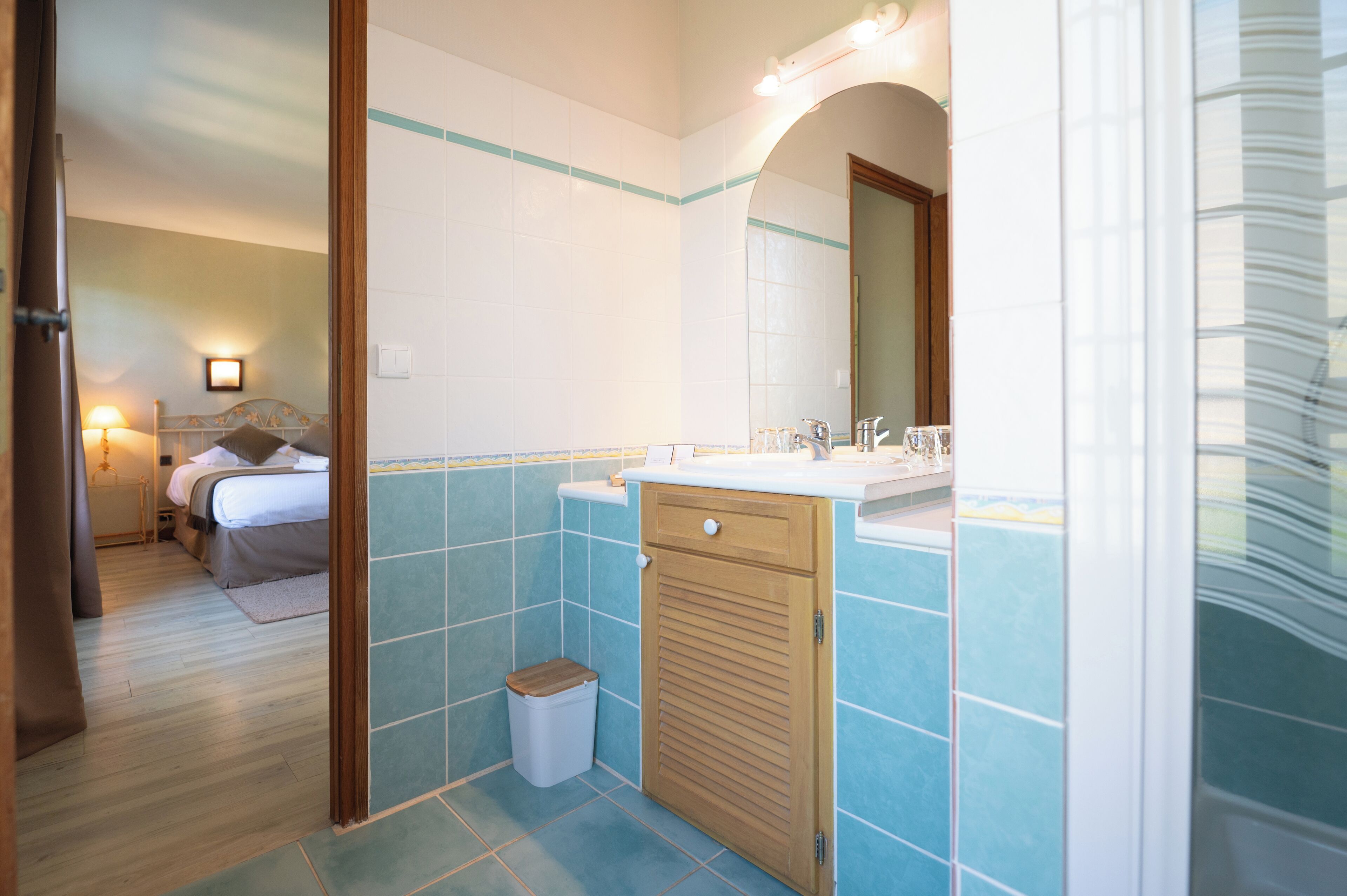double room | bathroom | free toiletries, hair dryer, towels, soap