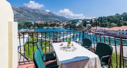 Apartments & Rooms Mihajica