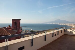 Terrace/patio - Vesuvian Inn (Castellammare di Stabia)
