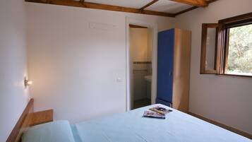 Coffres-forts dans les chambres, draps fournis