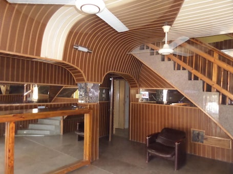 Lobby. Peaceland Hotel Somulu