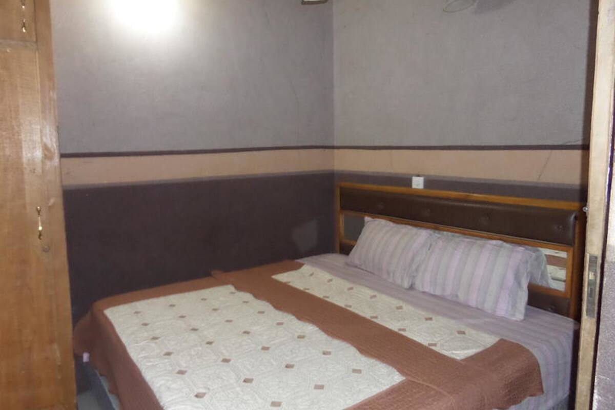 Desk, WiFi (free), bed sheets