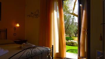 1 bedroom, premium bedding, minibar, in-room safe