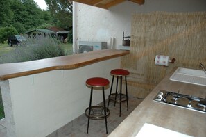 Bar (on property) - La Palombiere (Lucmau)