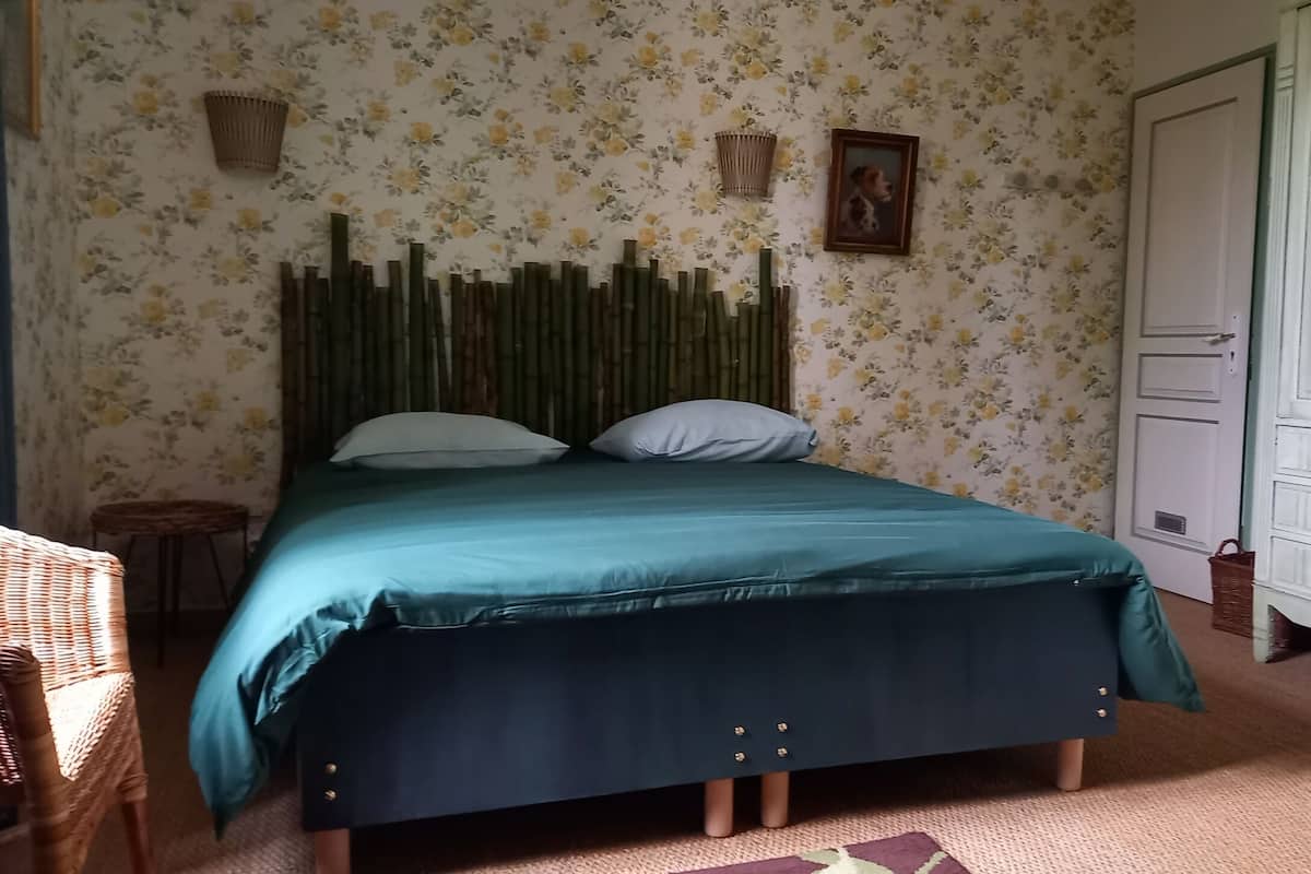 Kamar Double | Didekorasi berbeda-beda dan dilengkapi dengan perabotan berbeda-beda