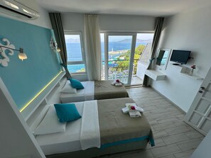 Twin Bed Sea View Room | 办公桌、免费 WiFi