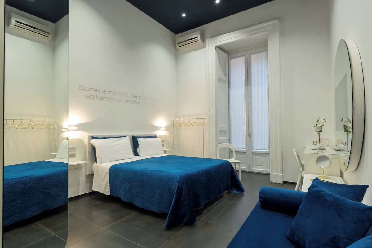 Superior Room | 1 bilik tidur, peti besi dalam bilik, meja, langsir/tirai gelap terus
