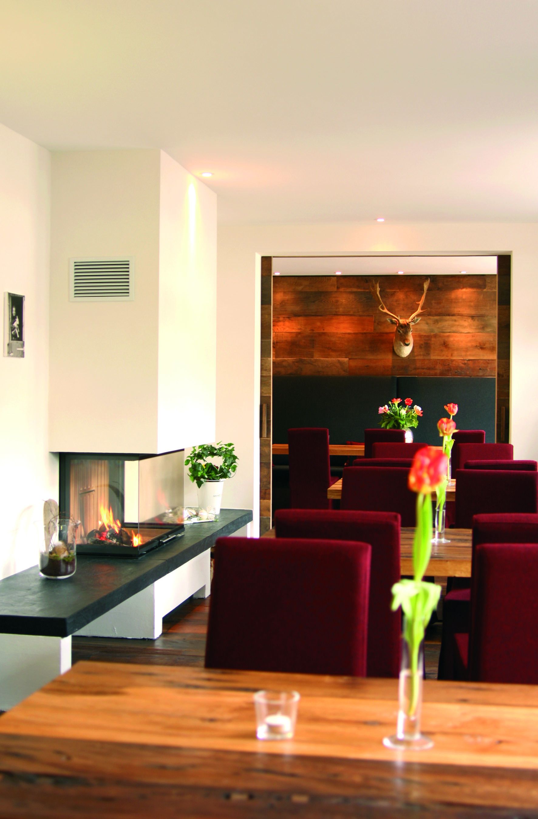 Frühstück, Mittagessen, regionale Küche, Blick auf den Garten 