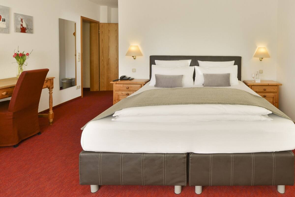 1 bedroom, desk, laptop workspace, iron/ironing board (on request)