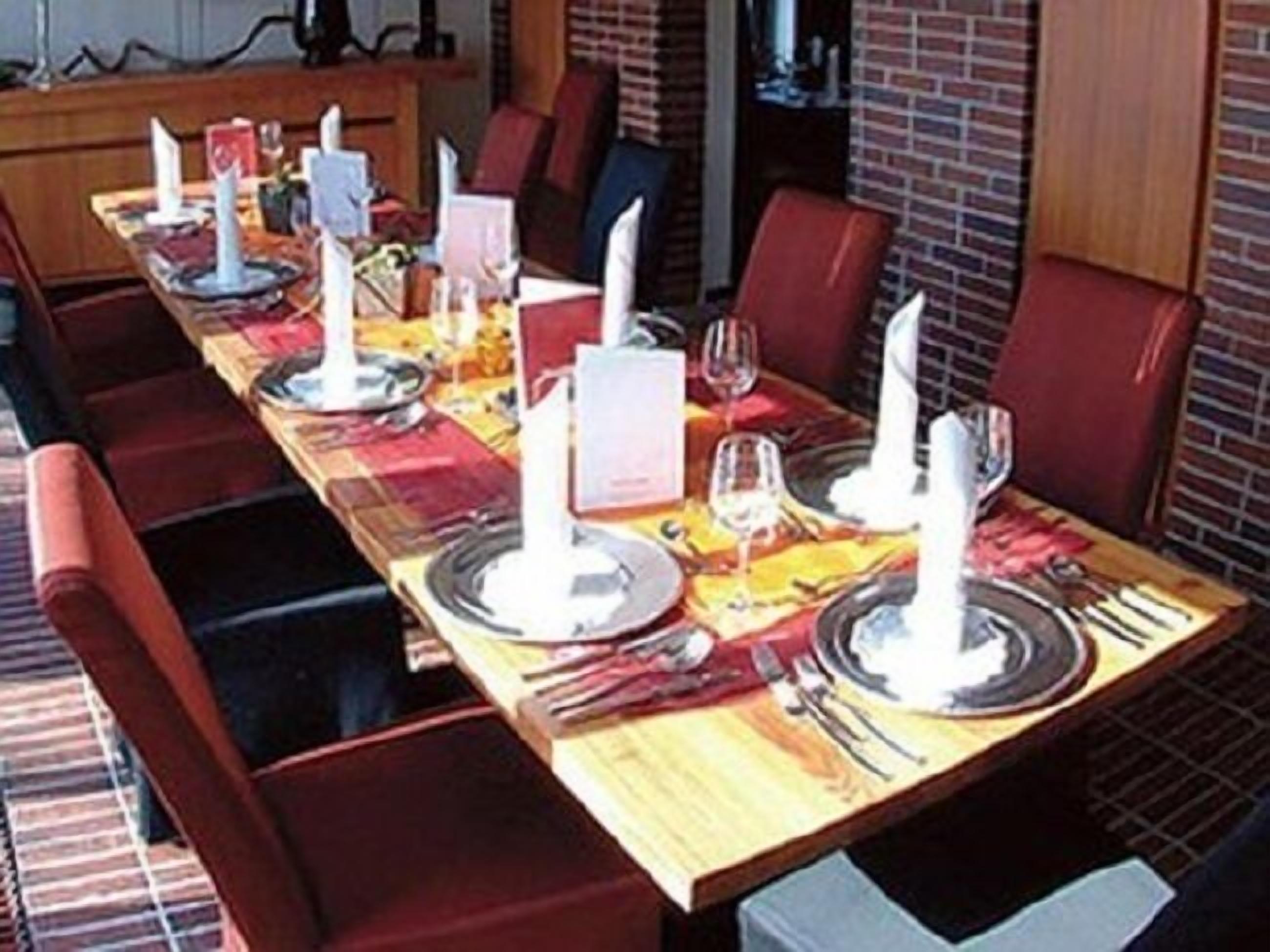 breakfast, lunch, dinner served; regional cuisine, garden views