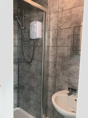 Shower, free toiletries, hair dryer, towels - The Southwold (Skegness)