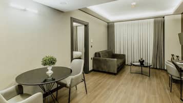 1 dormitorio, ropa de cama de alta calidad, minibar y caja fuerte